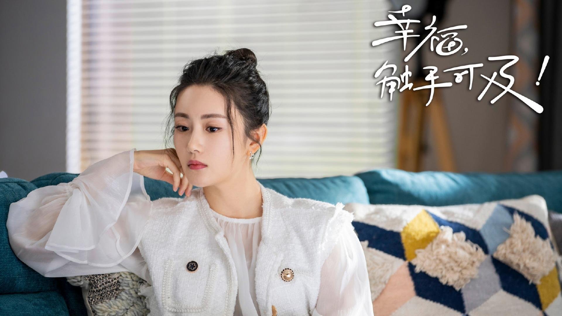 夜跑灯光秀，照亮城市的运动夜晚，夜跑灯实用吗