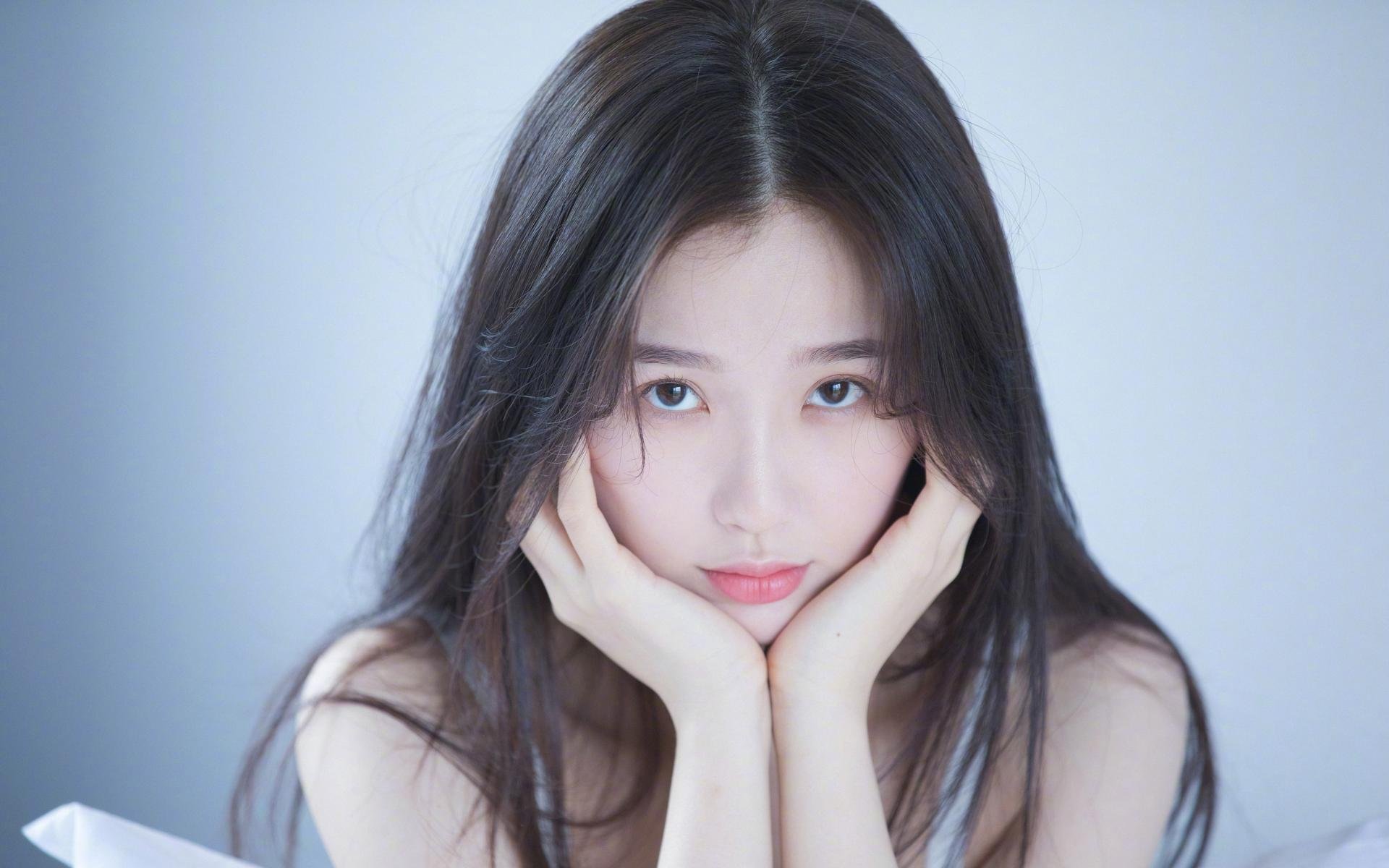 AYX GAMING-训练基地设置心理辅导环节提升青少年球员抗压与自信能力，对青少年运动员进行心理训练的注意事项